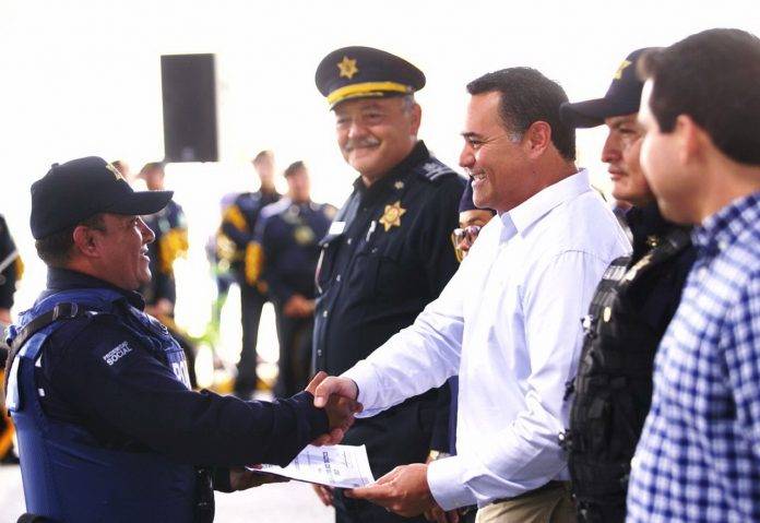 Con Reni, hasta súper polis