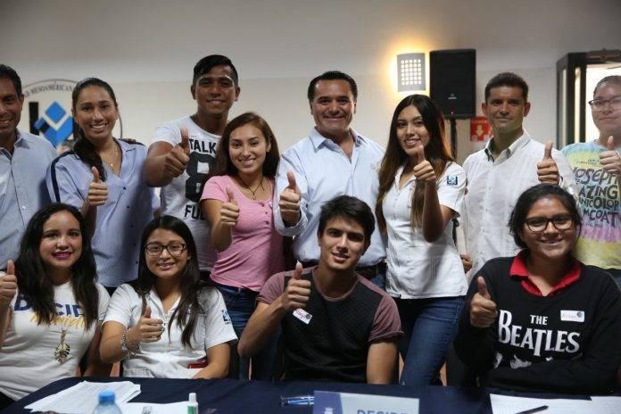 Reni dice a los chavos: a ponerse “xux”