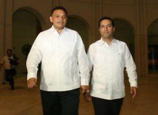 Pecho a pechito: uno se va y el otro llega; así de simple Pecho a pechito: uno se va y el otro llega; así de simple