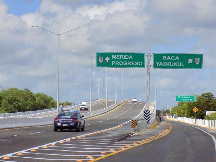 Estrenan puentazo en Baca