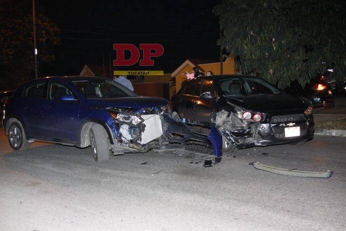 Por distracción o por imprudente, una mujer se voló un alto y ocasionó un fuerte choque en Polígono 108.