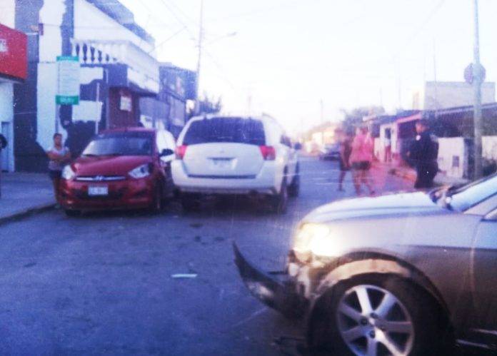 Camioneta se pasa el alto y vino el 'mayazo' (video)