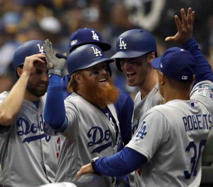 La serie entre Milwaukee y Los Angeles continuará el próximo lunes.