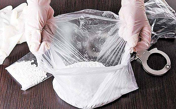 Policía mexicano arrestado con drogas en EU