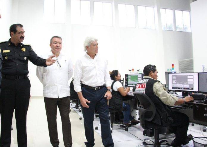 El cónsul general de Francia en México, Gerard Marechal, en su visita a Yucatán.