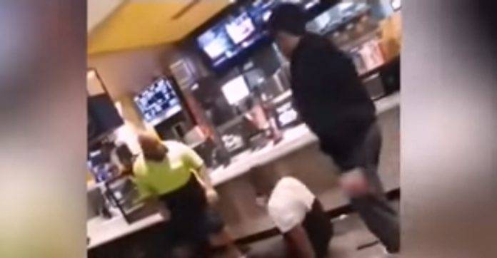 Trifulca entre 'chalanes' de la UFC en un Mcdonald´s
