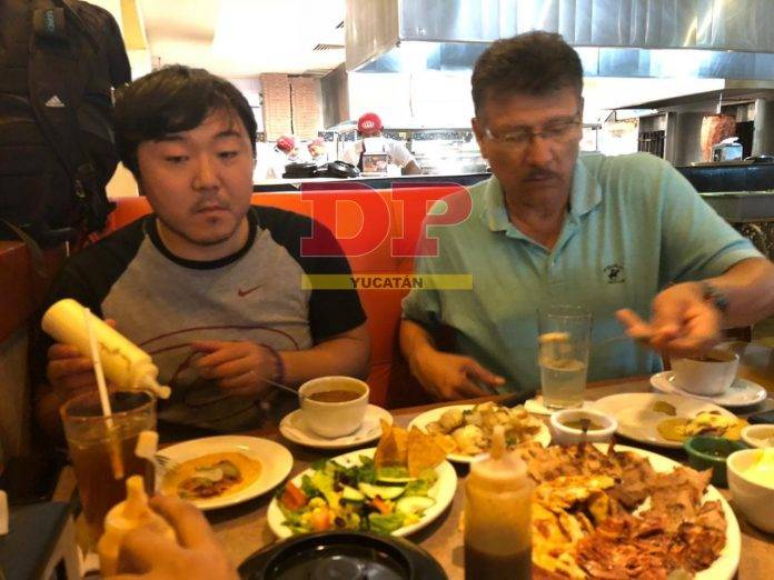 Takeru Sorita se fue a comer unos tacos y así comenzó su aventura en tierras yucatecas.