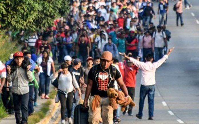 Migrantes hondureños piden refugio para quedarse en México