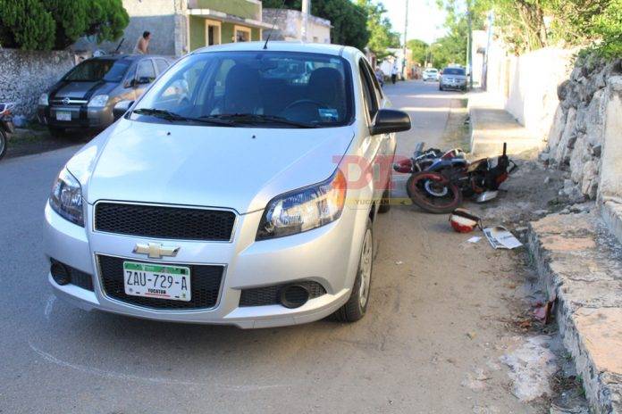 Motociclista ebrio intentó escapar luego de chocar un auto, pero lo agarraron