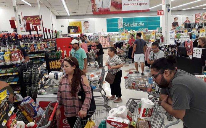 Compras de pánico en Mazatlán por culpa de 'Willa'