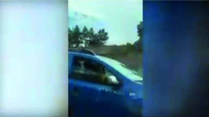 Los cachan 'echándose su palito' en 4.... ruedas