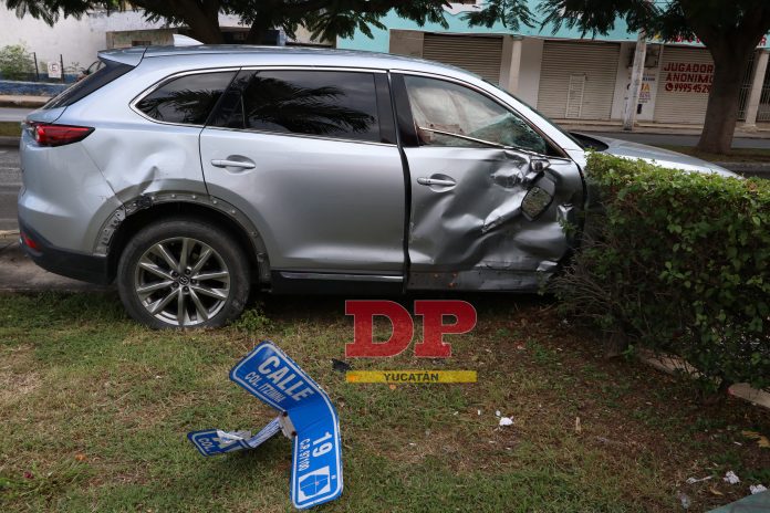 Varios pasajeros de una combi salieron heridos por la burrada de un automovilista.