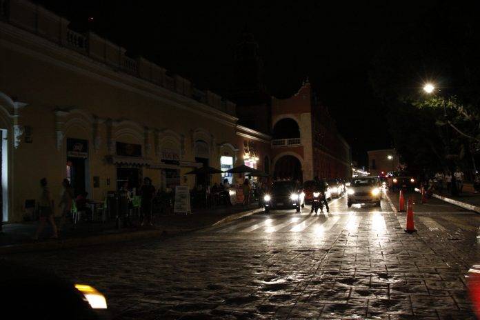 Apagón despierta las conciencias en Yucatán