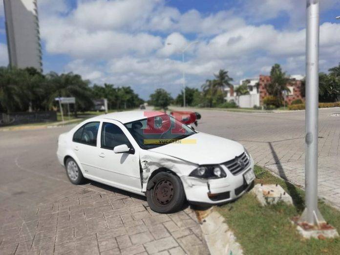 Le partieron la Jetta en Altabrisa