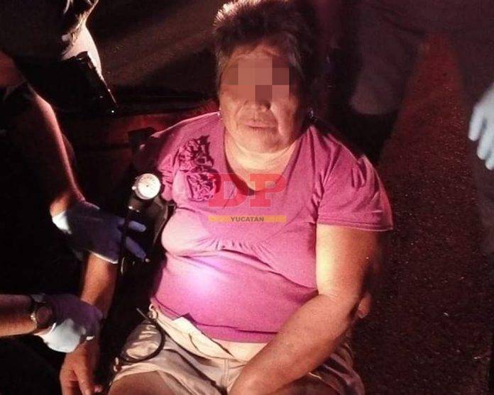 Mototaxi 'levanta' a doñita por los aires en la Mérida – Tixkokob