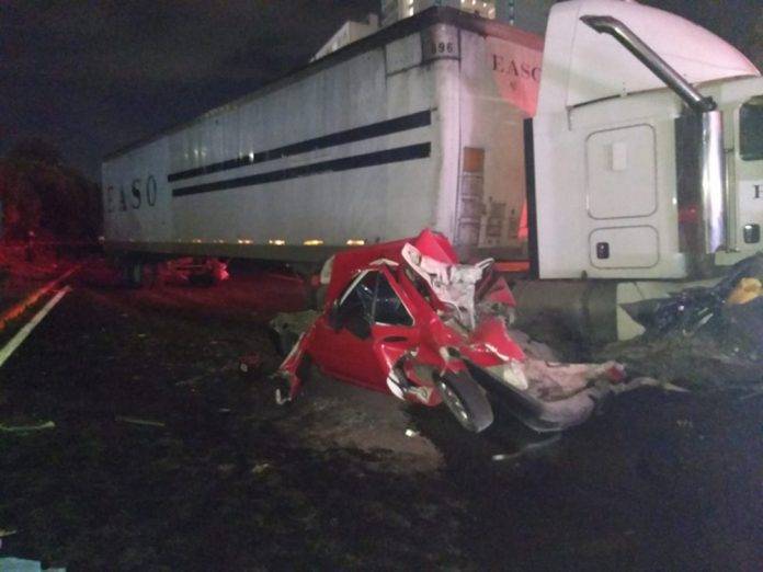 Así se estrelló el tráiler contra 20 naves en la México-Toluca (video)