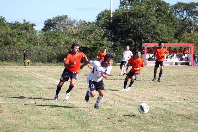 Cuervos ganan duelo por el superliderato