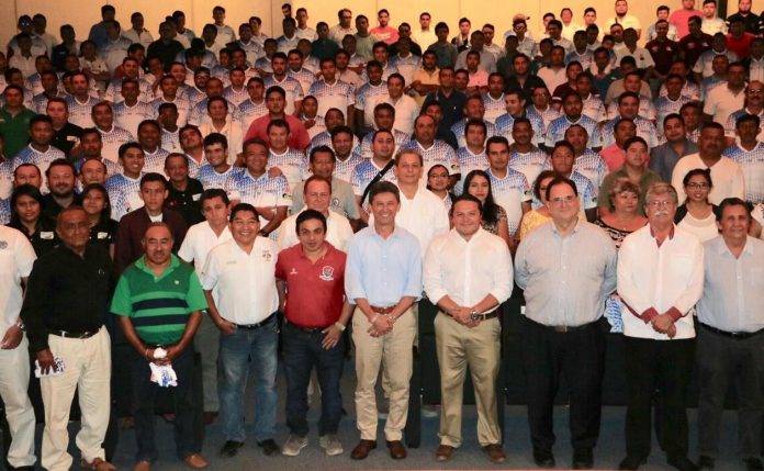 El curso se realizó para que más de 300 silbantes supieran qué tan actualizados están.