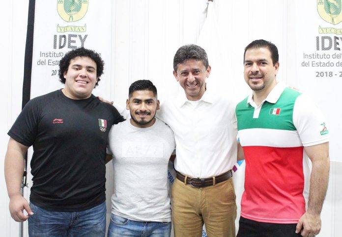 José Lino Montes (segundo desde la izquierda) quiere regresar a unos Olímpicos, y Josué Medina Andueza (i) quiere emularlo.
