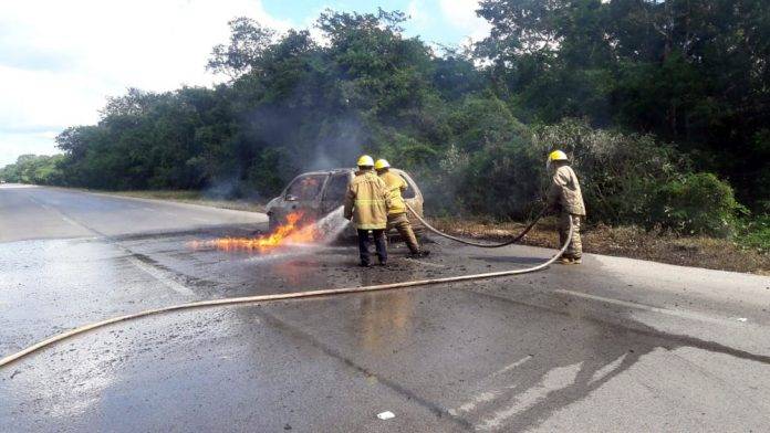 Familia se salva de morir chamusqueada en la Mérida-Campeche
