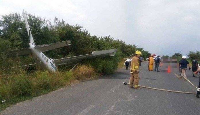 Motociclistas aplastados por una avioneta en Tamaulipas (video)