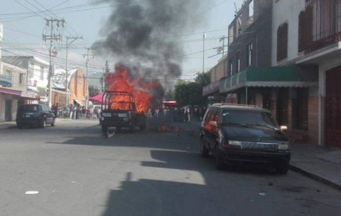 Intentan linchar a conductor tras arrollar y matar a una niña