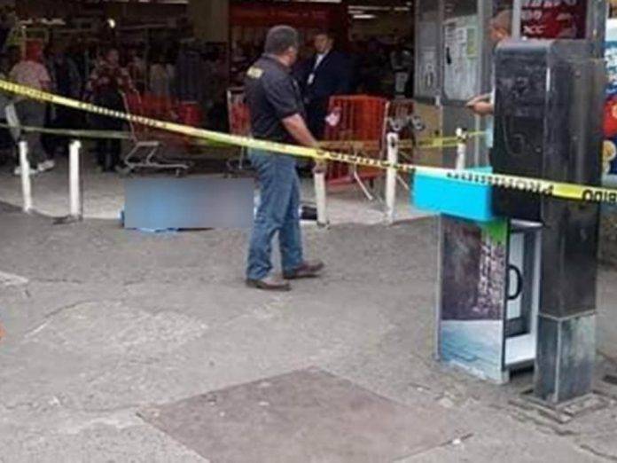 Fue tras el ladrón que le robó su celular, pero éste lo acuchilló y mató