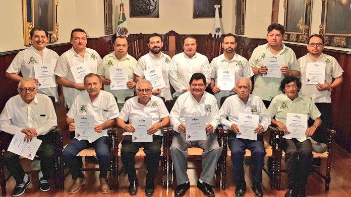 Integrantes de la Comisión de Boxeo del Municipio de Mérida.