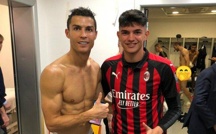 Aparece Chiellini en cueros en foto de Cristiano Ronaldo