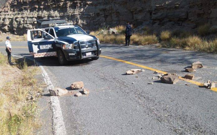 Policías emboscados. Uno muere y dos más resultan heridos