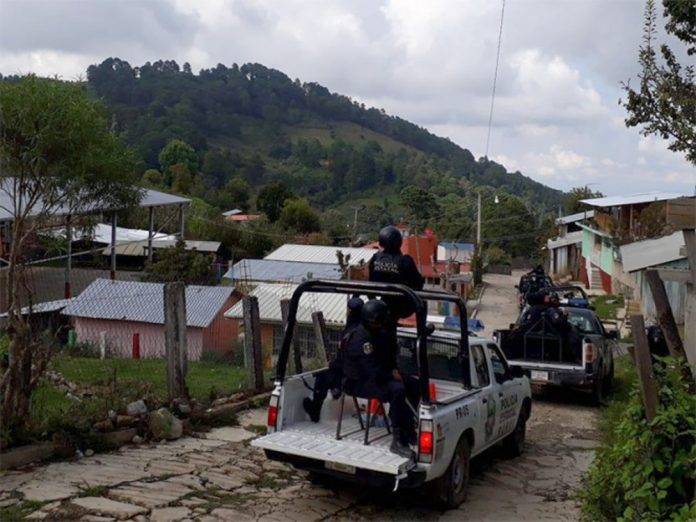 Se agarran a balazos policías y civiles en Guerrero