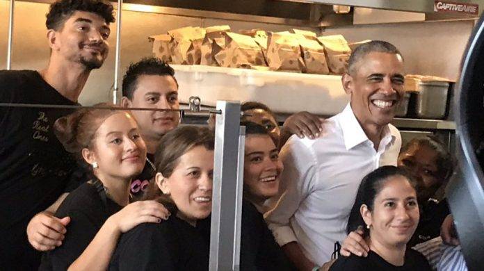 Ni Obama se resiste a un taco de cochinita