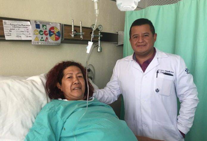 Extirpan tumor de 17 kilos a una mujer en Durango
