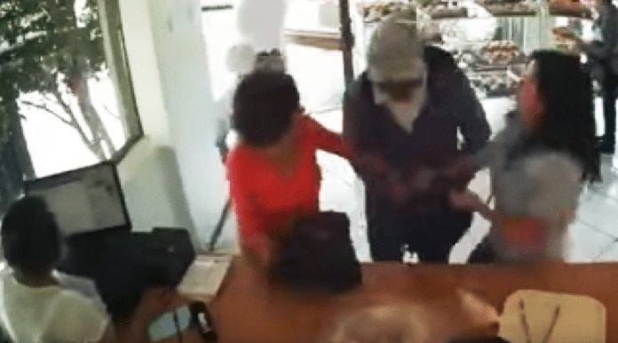 Roba un pan por hambre; podría pasar 5 años en la cárcel