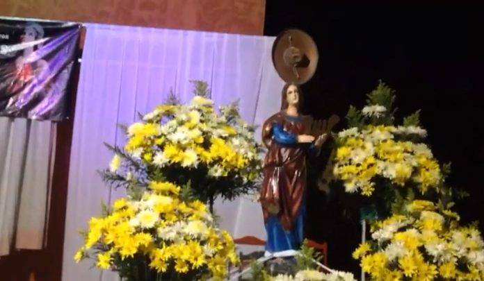 Mucha gente se unió a los festejos hacia Santa Cecilia.