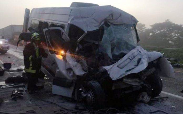 Mueren 5 excursionistas yucatecos en carreterazo en Tabasco