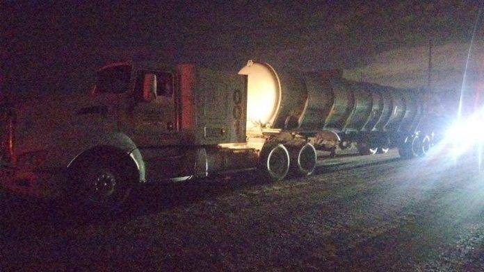 Decomiso de 27 mil litros de hidrocarburo, tractocamión y cisterna