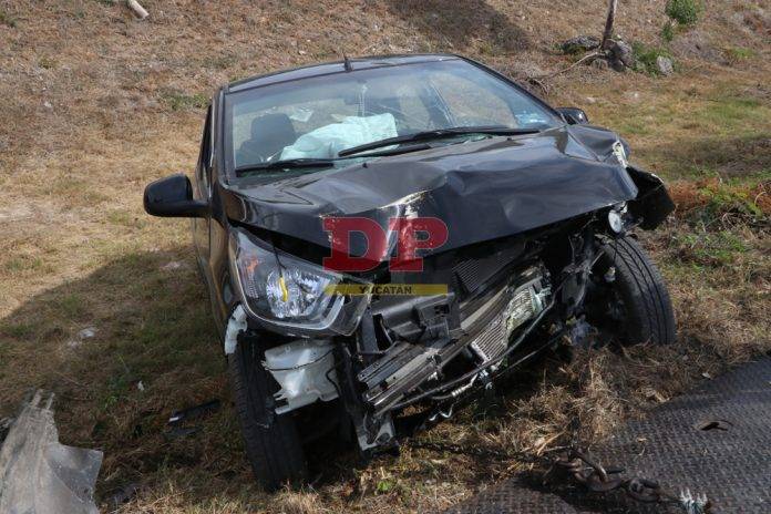 Chavo pedernal accidenta carro ajeno, la dueña se libra del bote