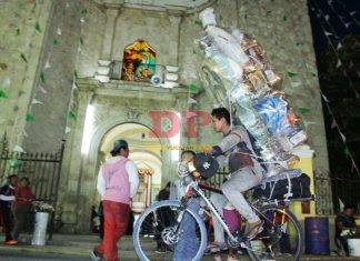 Peregrinos cantan las mañanitas a la Guadalupana Peregrinos cantan las mañanitas a la Guadalupana