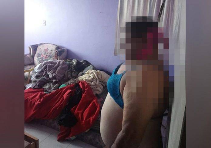 Un árbitro se suicida con una tanga y un brasier puesto