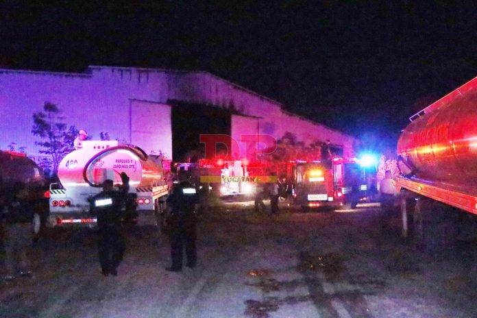 Se 'prende' el Kisín con una bodega de plásticos y PVC