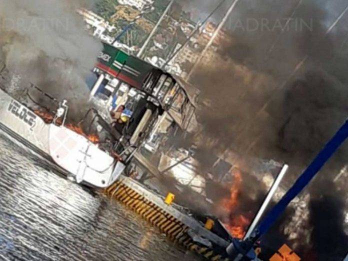 Se incendia un yate y una lancha mientras cargaban combustible