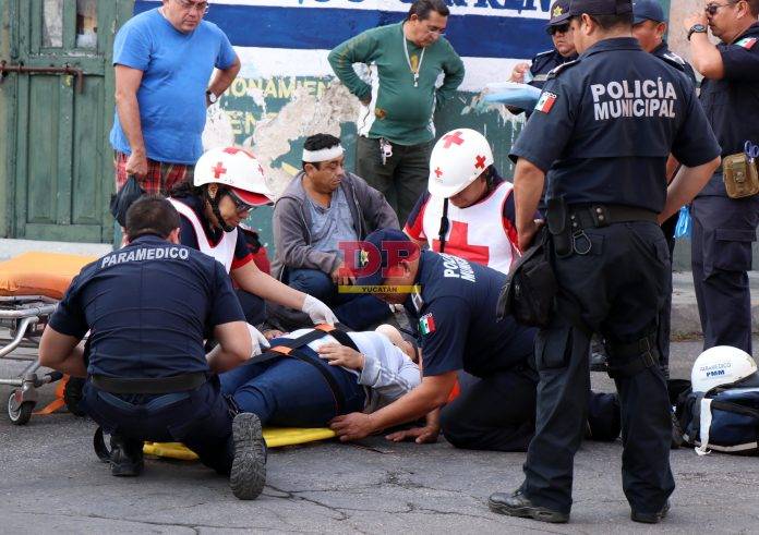 Los dos que iban en la moto tuvieron que ser hospitalizados.