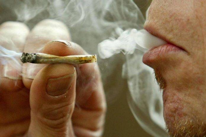 Fumarte un 'churro' podría dejarte sin hijos