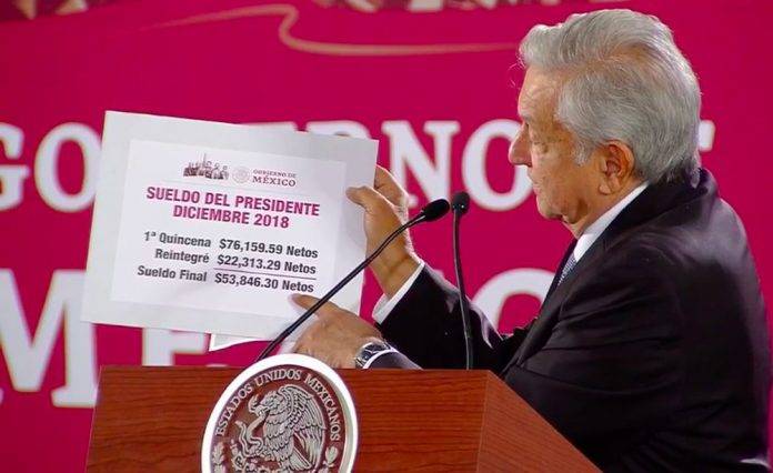 AMLO 'rayado' con su primera quincena, pero devuelve 22 mil pesos