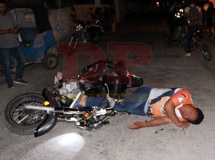 Policía ebrio y sin casco se lesiona en doloroso choque