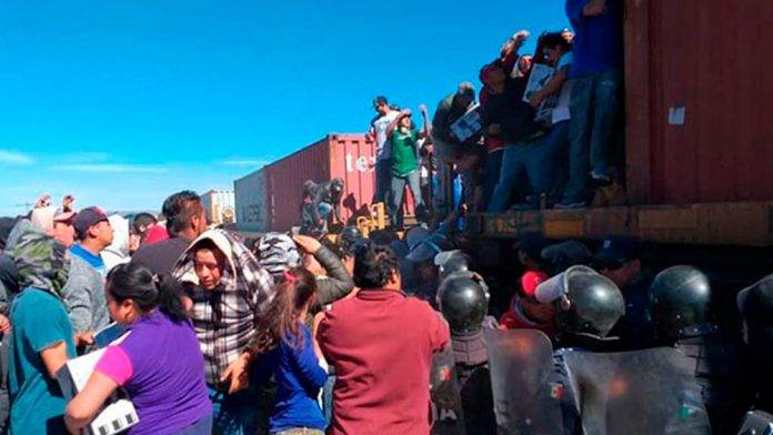 'Apañan' tren para robar los 'pomos' y electrodomésticos en Puebla