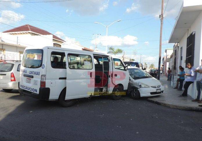 Tremendo trancazo en Progreso deja saldo de ocho lesionados