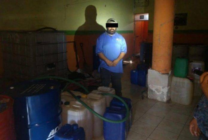 Arrestan a policía que además era huachicolero