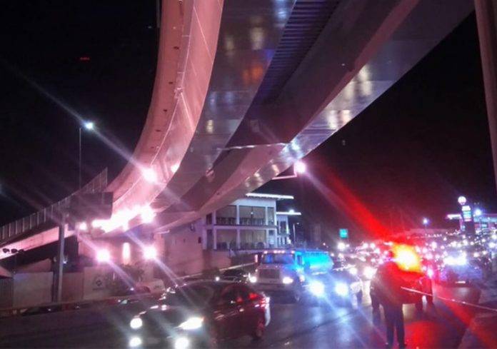 Mujer se lanza desde lo alto de un puente junto con sus dos hijos